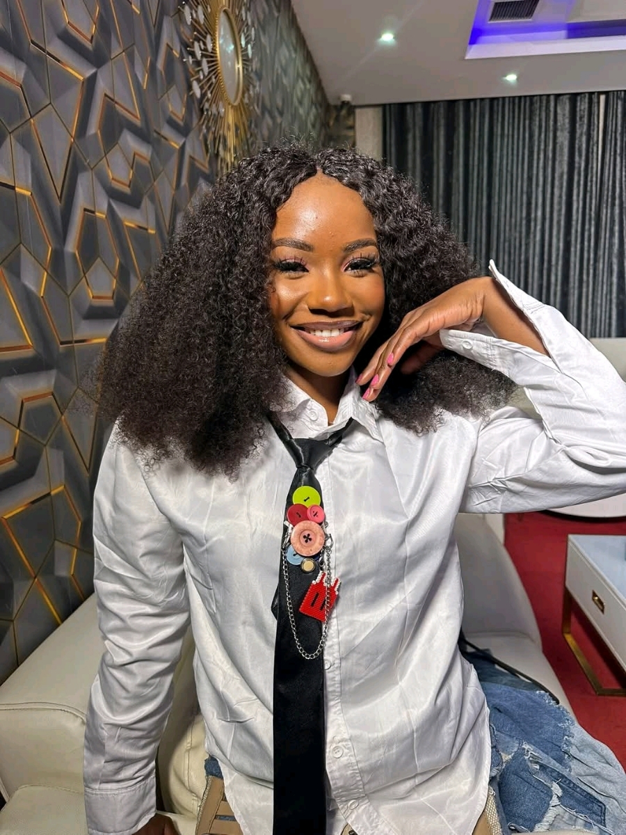 Emmie Deebo- Sikileti